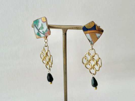 有田焼 金継ぎ ネジバネ式イヤリング 緑 リーフ柄 ゴールド 揺れる 伝統工芸 #280