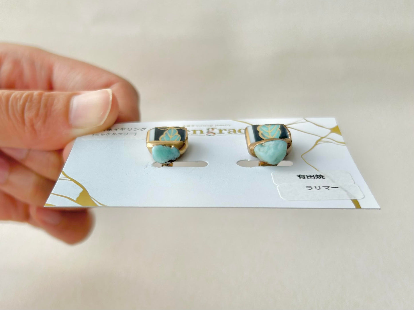 Imari Ware Kintsugi Titanium Earrings Gold Carnelian