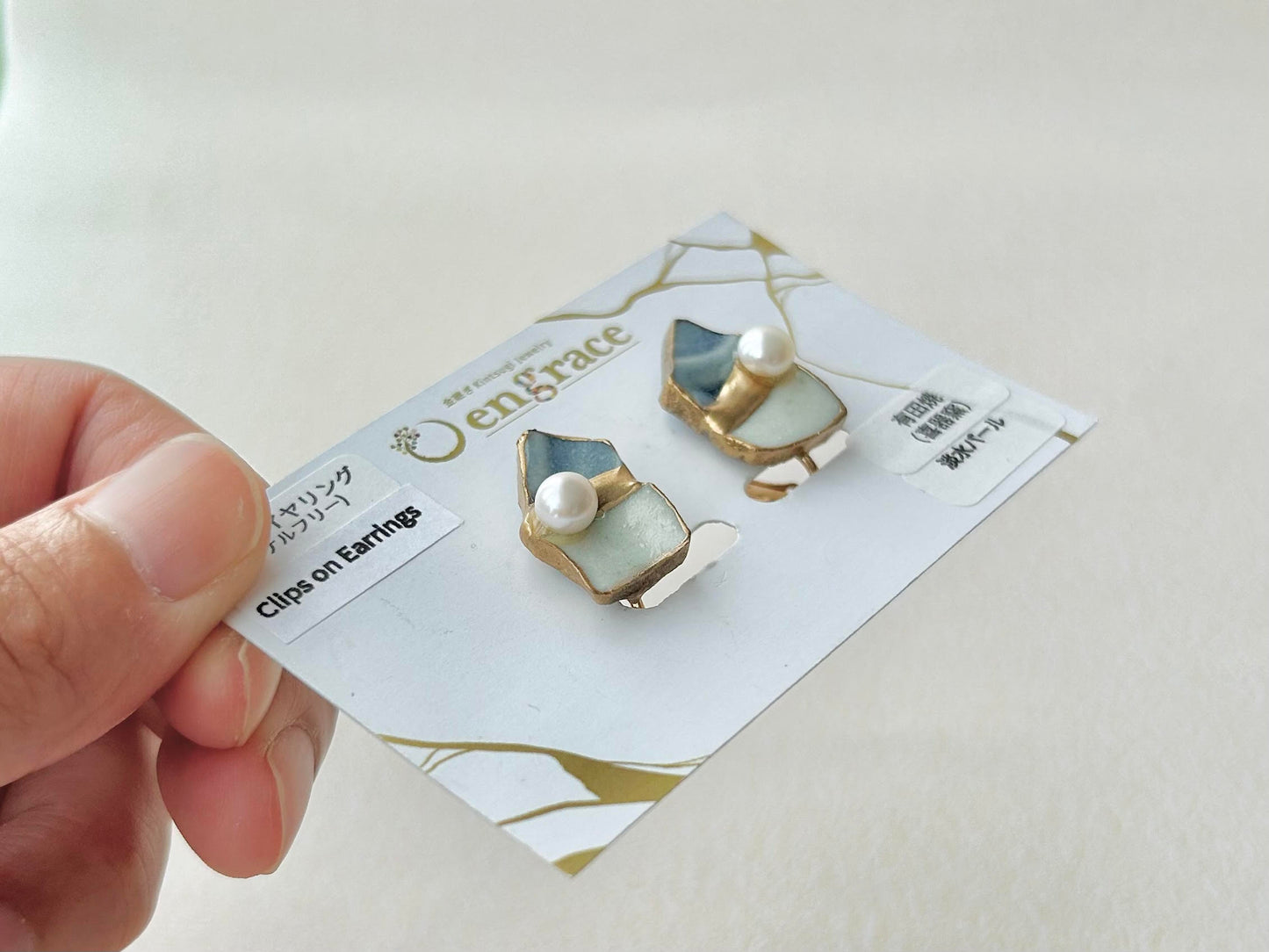 Imari Ware Kintsugi Titanium Earrings Gold Carnelian