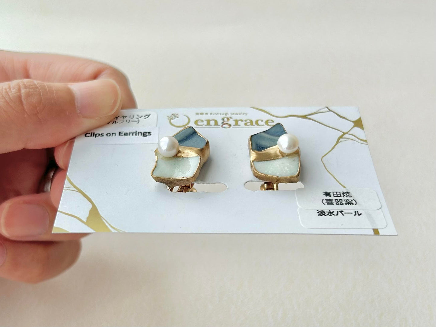 Imari Ware Kintsugi Titanium Earrings Gold Carnelian