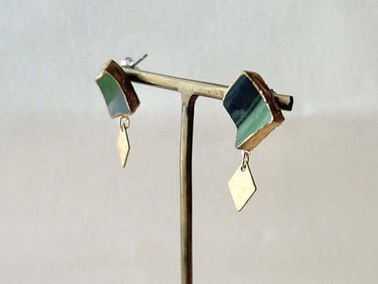 織部焼 金継ぎ サージカルステンレスピアス 深い緑 ゴールド 揺れる 伝統工芸 #300