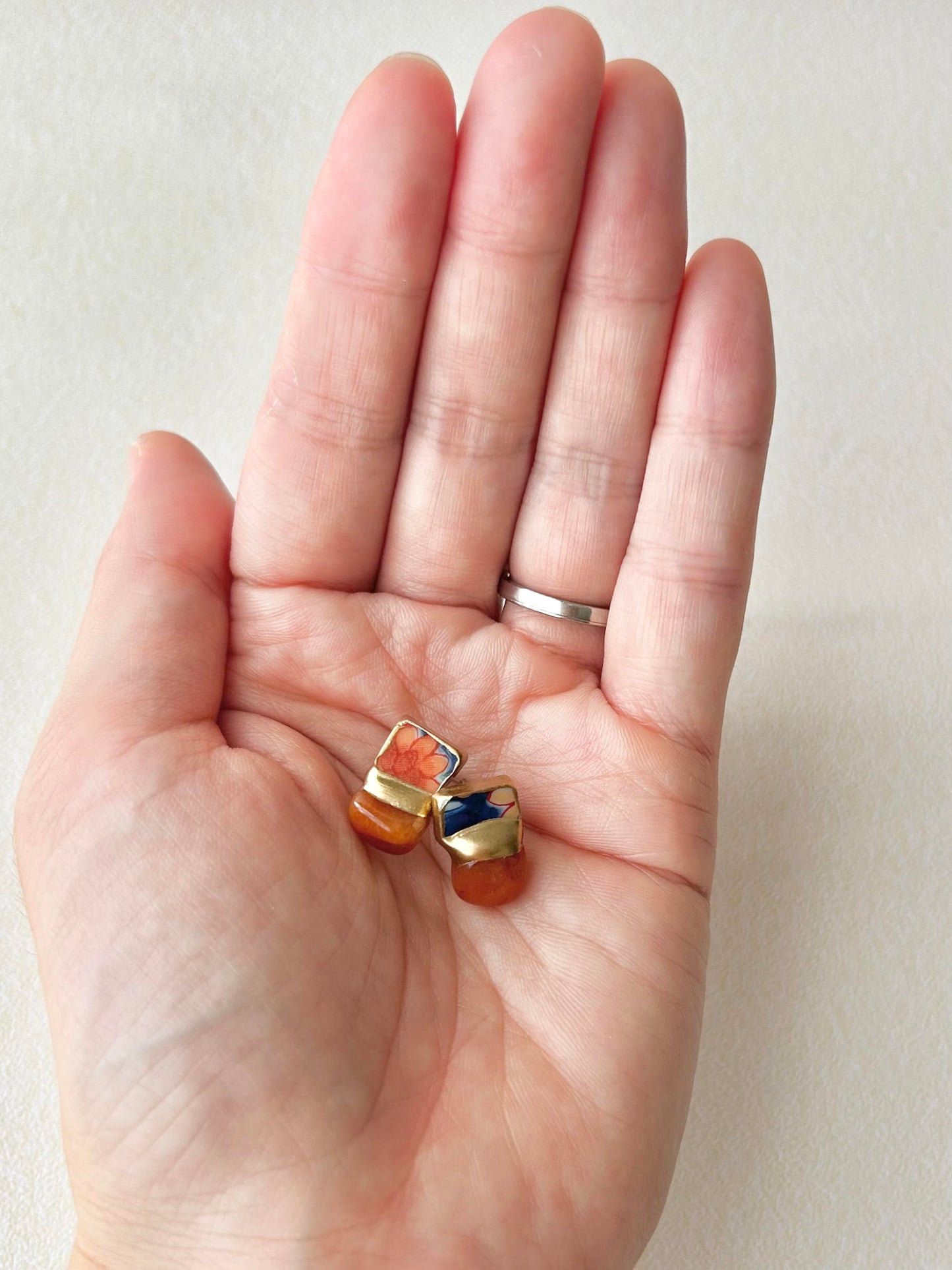有田焼 金継ぎ サージカルステンレスピアス オレンジ 花柄 オレンジアベンチュリン 天然石 伝統工芸 #304