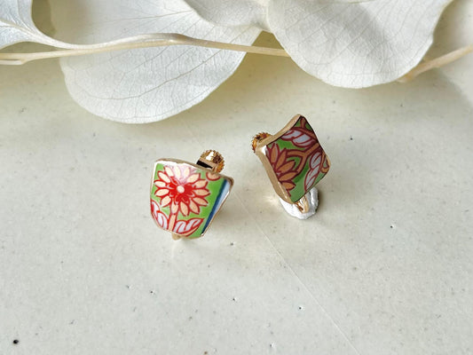 有田焼 金継ぎ ネジバネ式イヤリング 黄緑 オレンジ 花柄 リーフ柄 伝統工芸 #317