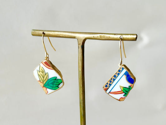 有田焼 金継ぎ サージカルステンレスピアス 緑色 黄色 リーフ柄 揺れる 伝統工芸 #320