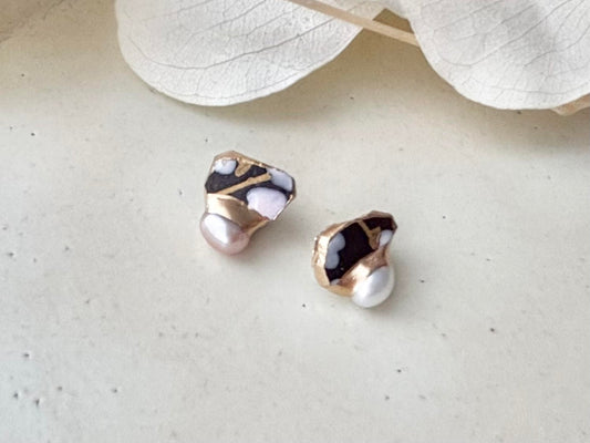 【金具が選べる】京焼 金継ぎ ピアス イヤリング 手書き 絵付け 花柄 黒色 淡水パール 天然石 伝統工芸 #339