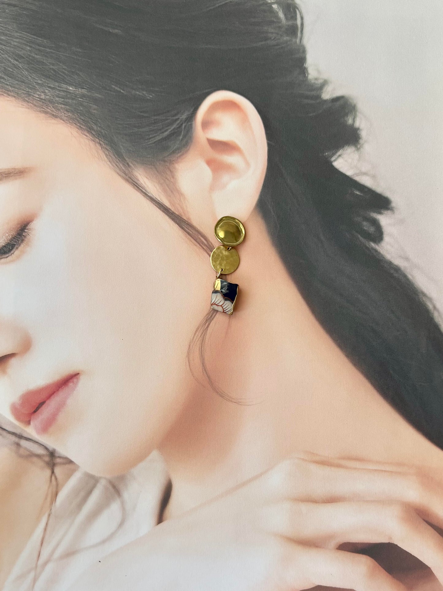 有田焼 金継ぎ サージカルステンレスピアス 花柄 リーフ柄 揺れる 伝統工芸 #345