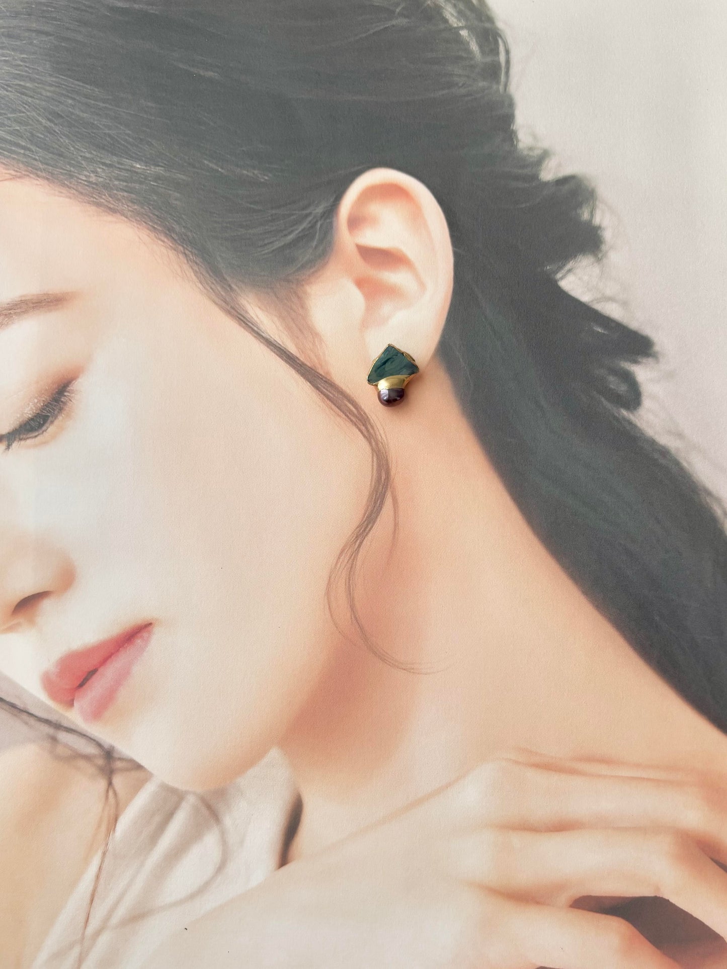 萩焼 金継ぎ サージカルステンレスピアス 藍色 淡水パール ブラックピーコック 天然石 伝統工芸 #349