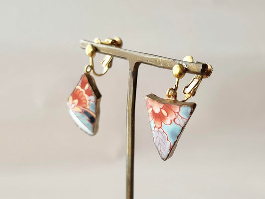 有田焼 金継ぎ ネジバネ式イヤリング オレンジ 水色 花柄 リーフ柄 揺れる 伝統工芸 #382