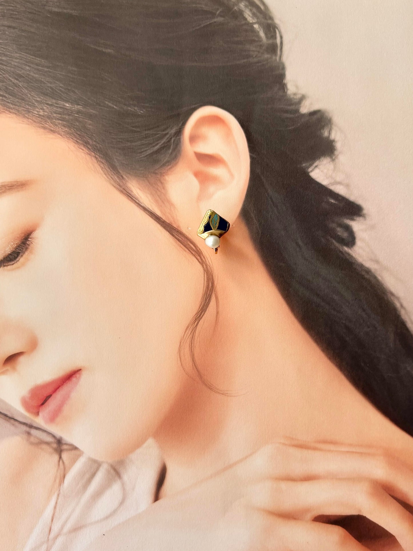 有田焼 金継ぎ ネジバネ式イヤリング 青 水色 リーフ柄 淡水パール 天然石 伝統工芸 #414