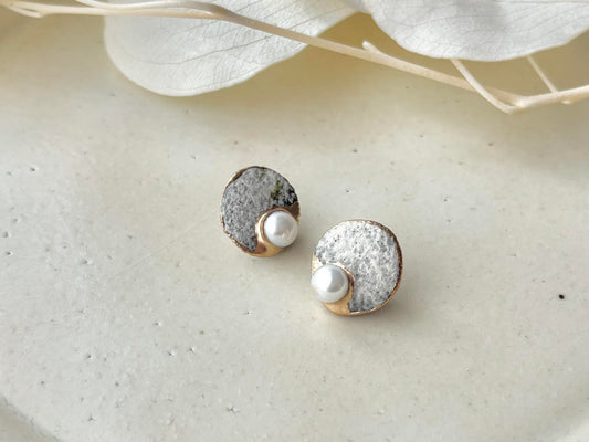 【金具が選べる】唐津焼 白華窯 金継ぎ ピアス イヤリング グレー ゴールド 淡水パール 伝統工芸 #428