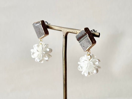 唐津焼 金継ぎ サージカルステンレスピアス 茶色 フラワーボール 揺れる 伝統工芸 #431