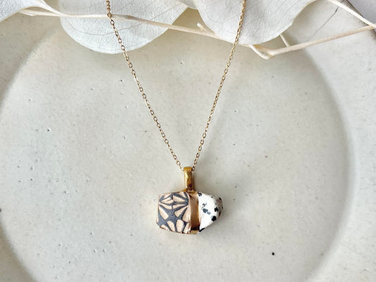 京焼 金継ぎ ネックレス サージカルステンレスチェーン アレルギー対応 18K グレー 花柄 ダルメシアンジャスパー 天然石 伝統工芸 #441