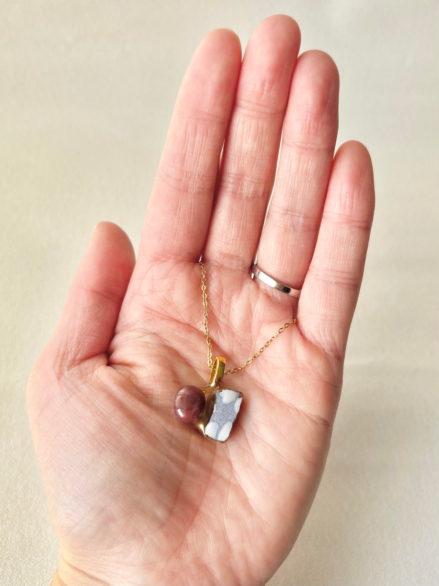 京焼 金継ぎ ネックレス サージカルステンレスチェーン アレルギー対応 18K 紫 手書き 絵付け カーネリアン 天然石 伝統工芸 #443