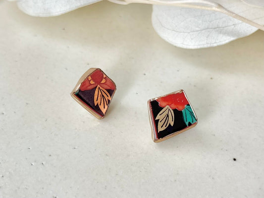 【金具が選べる】有田焼 金継ぎ ピアス イヤリング 黒色 花柄 リーフ柄 伝統工芸 #477