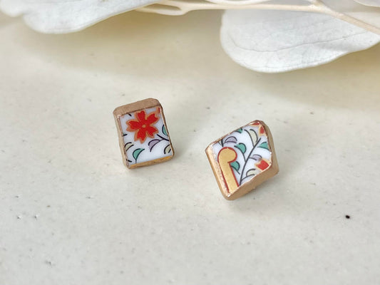 【金具が選べる】有田焼 金継ぎ ピアス イヤリング 白色 花柄 リーフ柄 伝統工芸 #478