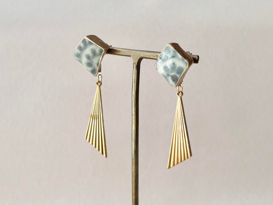 有田焼 円左エ門窯 金継ぎ サージカルステンレスピアス 手書き 絵付け 和柄 揺れる 伝統工芸 #486