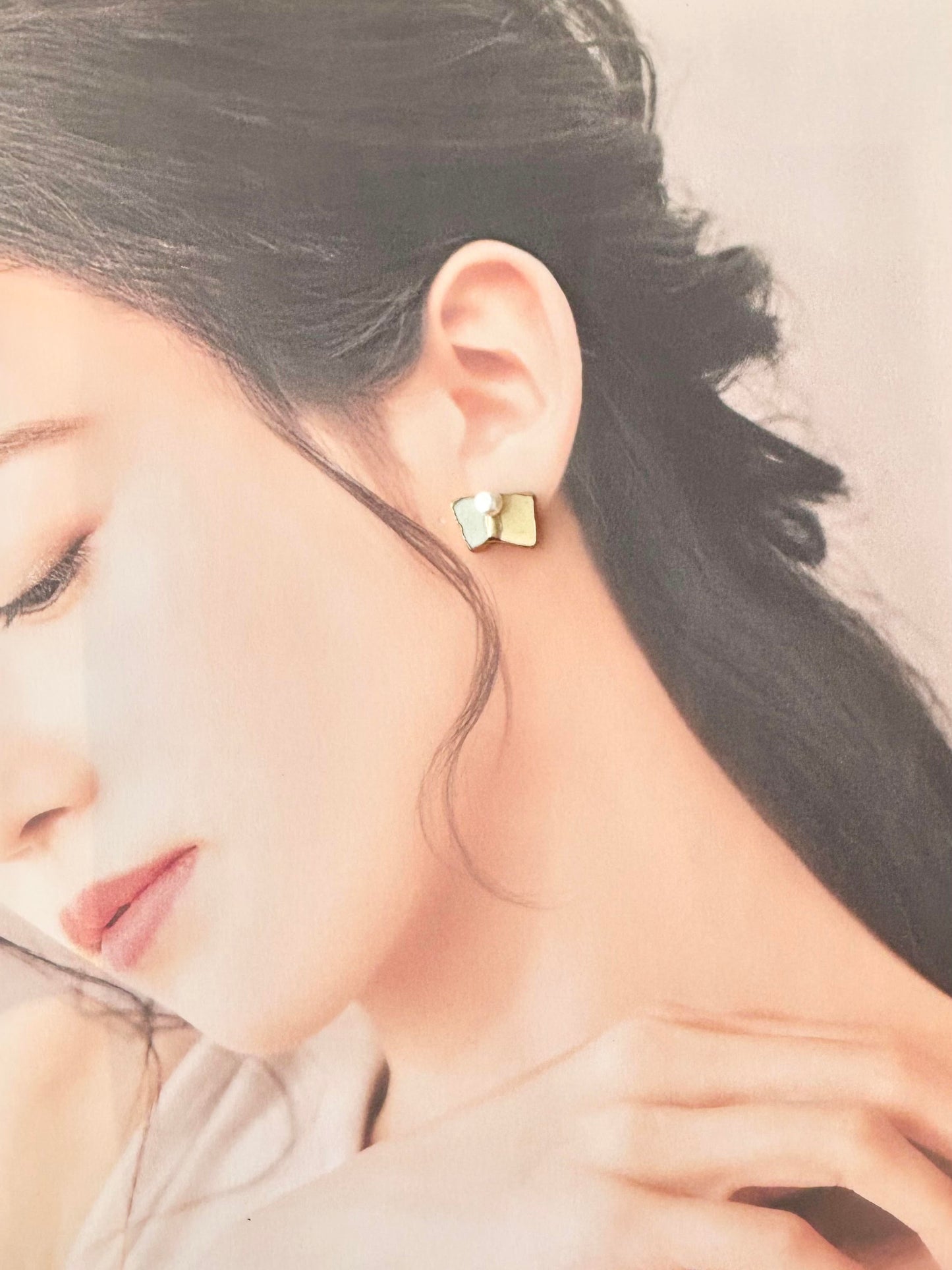 京焼 金継ぎ サージカルステンレスピアス 黄色 白 淡水パール 天然石 伝統工芸 #487