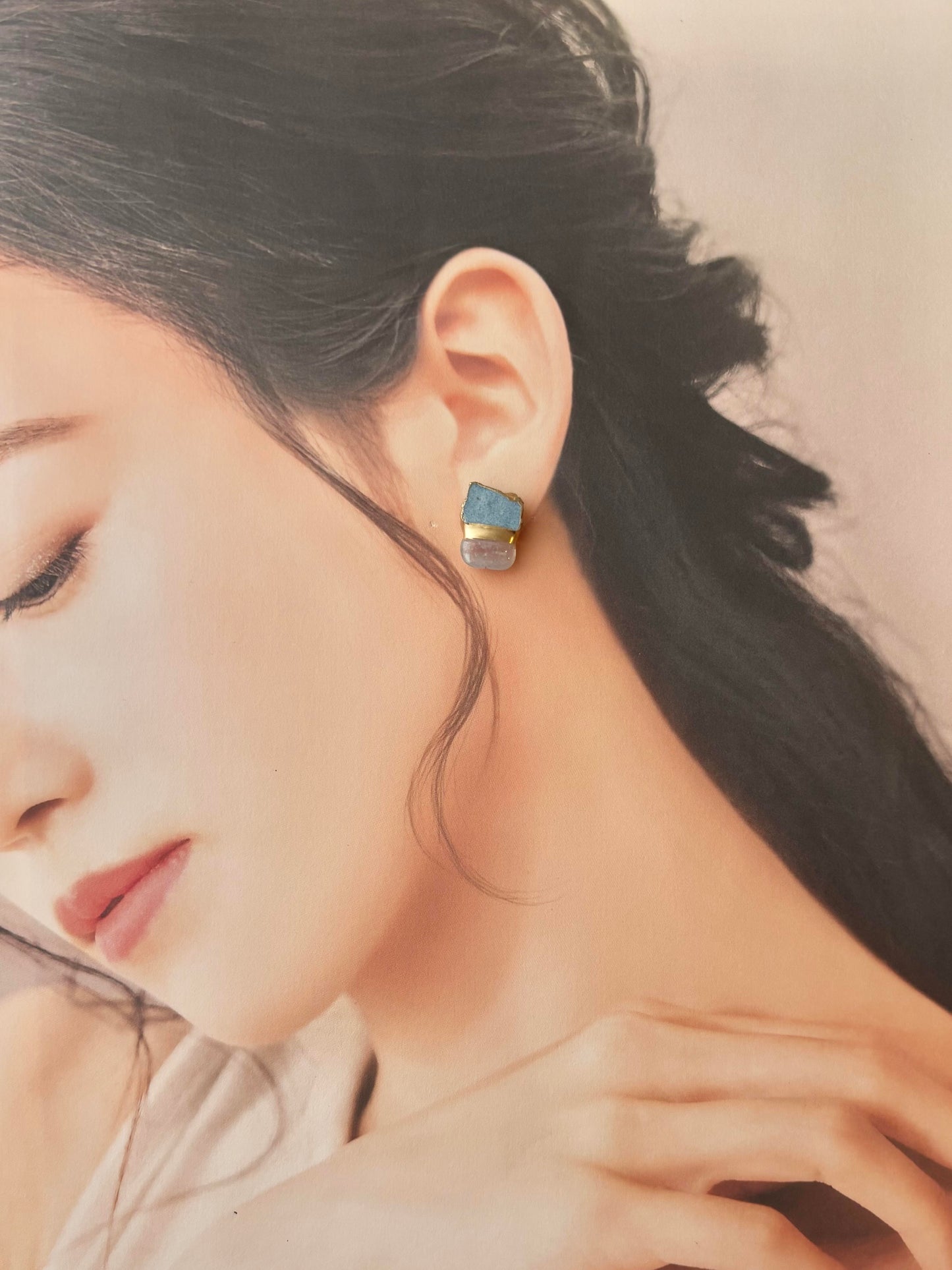 萩焼 金継ぎ サージカルステンレスピアス 水色 ブルーレースアゲート 天然石 伝統工芸 #496