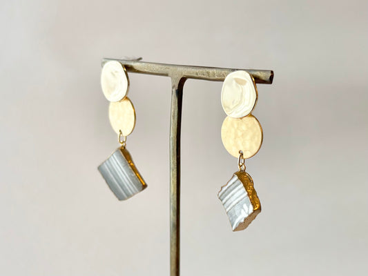 京焼 金継ぎ サージカルステンレスピアス グレー 線模様 花柄 揺れる 伝統工芸 #499