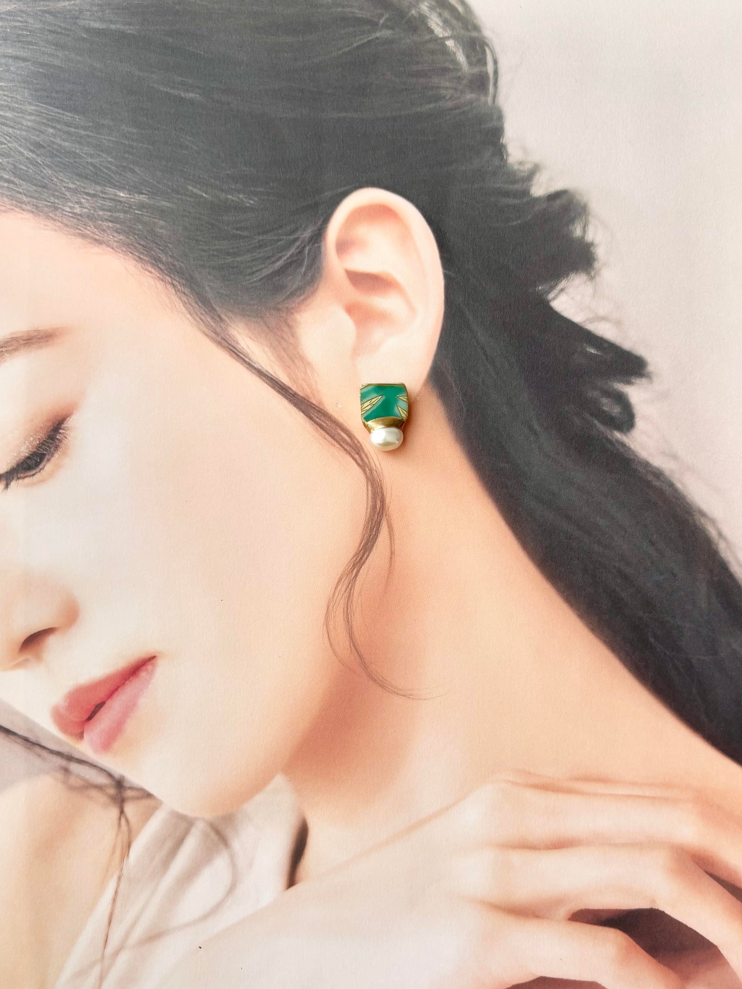 有田焼 金継ぎ サージカルステンレスピアス リーフ柄 緑 淡水パール 天然石 伝統工芸 #501