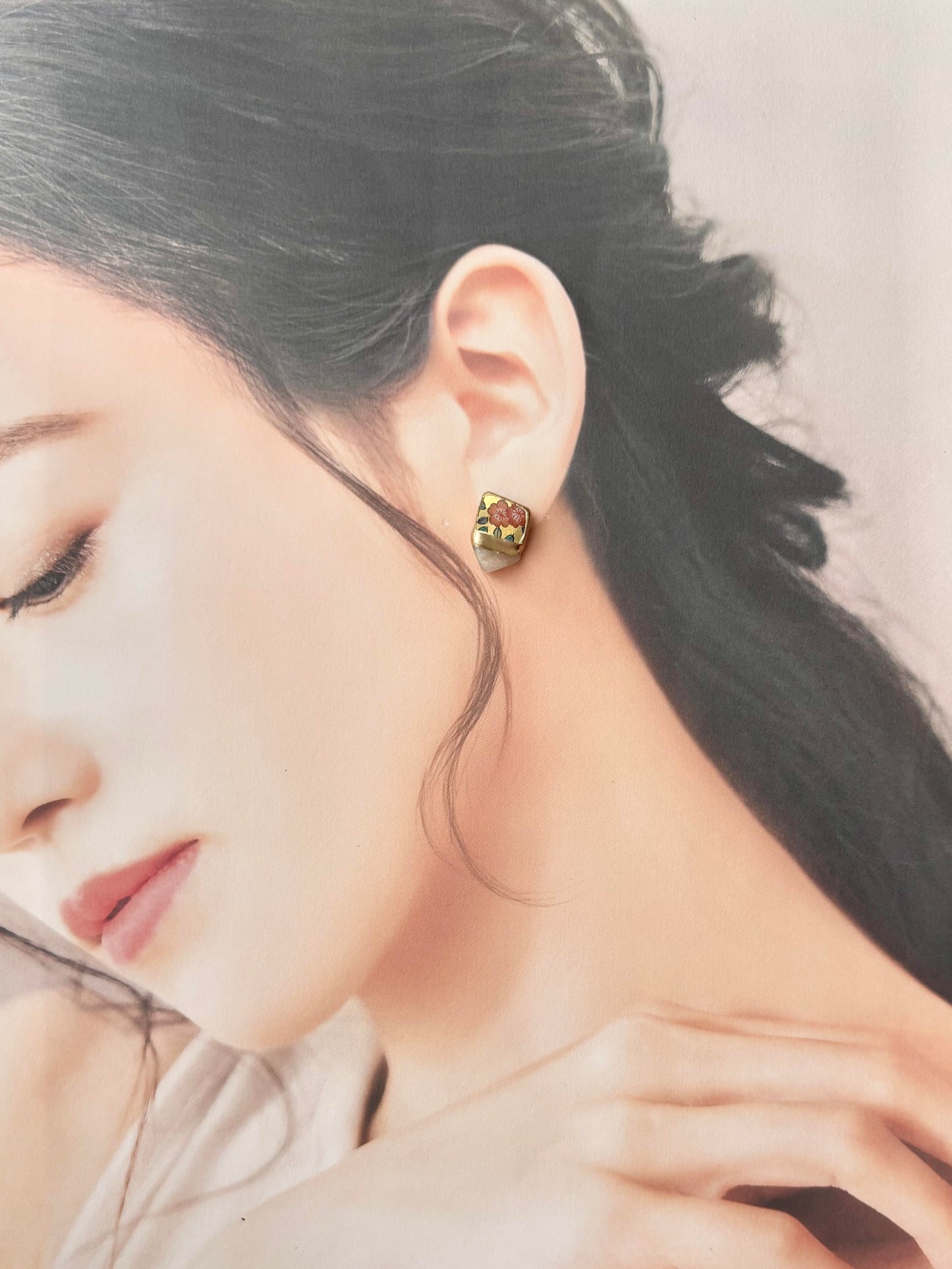 有田焼 金継ぎ サージカルステンレスピアス 花柄 リーフ柄 ゴールド モルガナイト 天然石 伝統工芸 #506