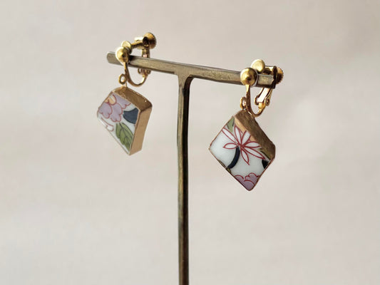 有田焼 金継ぎ ネジバネ式イヤリング 花柄 リーフ柄 揺れる 伝統工芸 #509