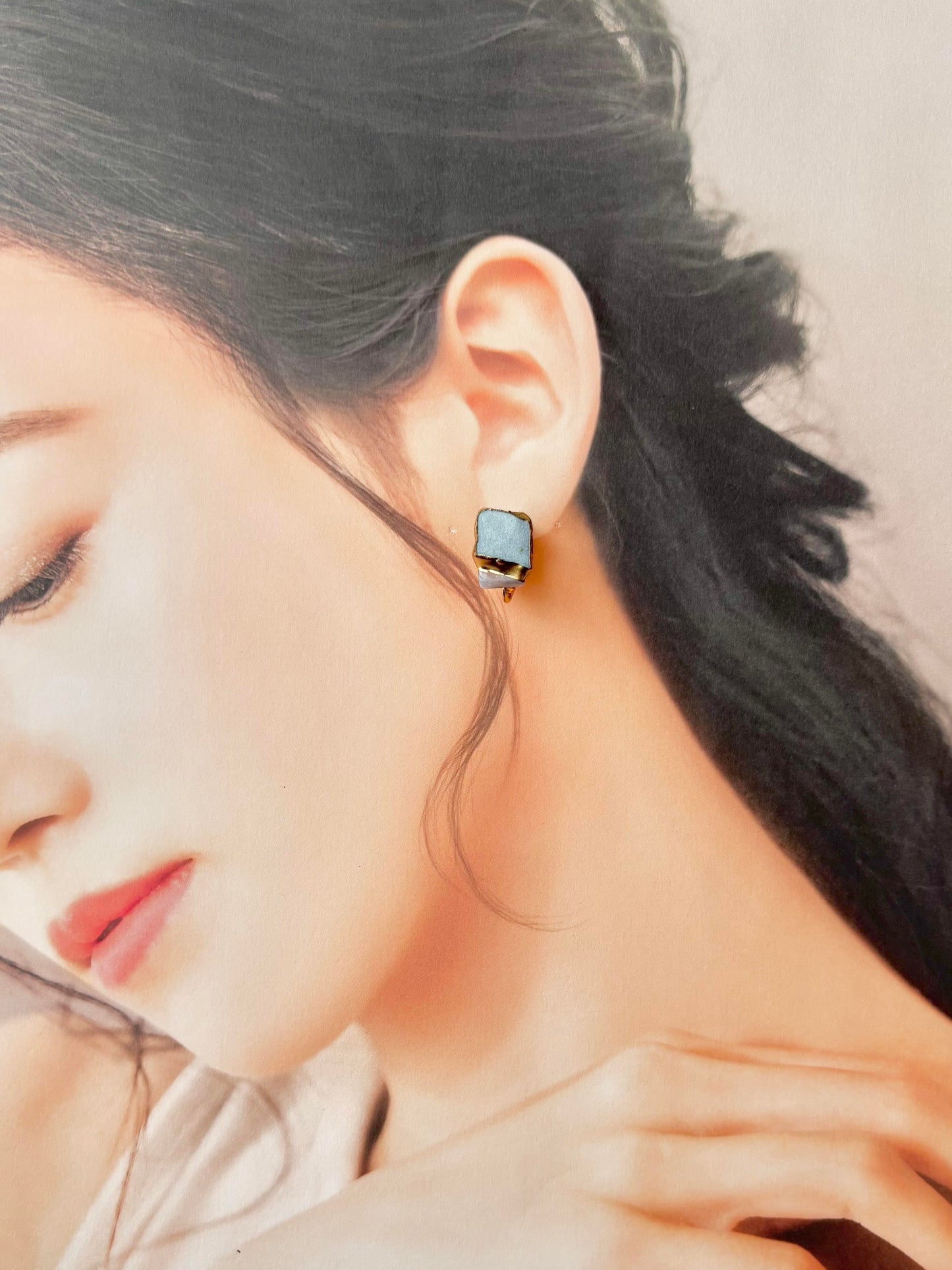 萩焼 金継ぎ ネジバネ式イヤリング 水色 ブルーレースアゲート 天然石 伝統工芸 #510