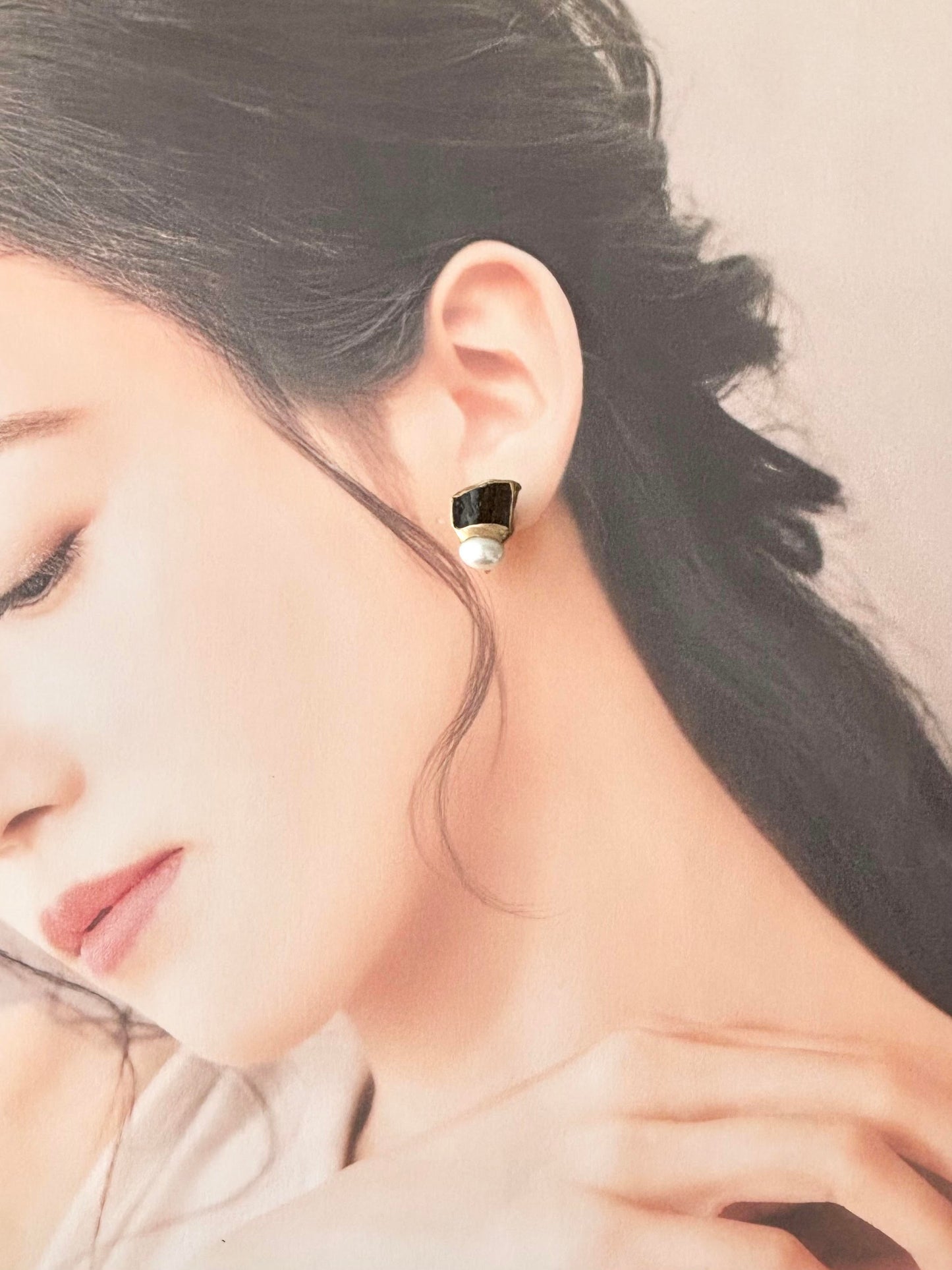 萩焼 金継ぎ ネジバネ式イヤリング 深い茶色 淡水パール 天然石 伝統工芸 #516