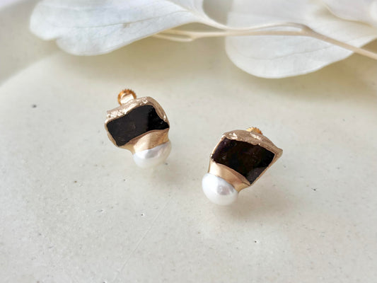 萩焼 金継ぎ ネジバネ式イヤリング 深い茶色 淡水パール 天然石 伝統工芸 #516