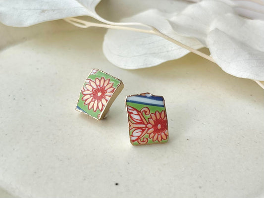 【Fittings Selection Available】Arita Ware Kintsugi Pierced Earrings / Clip-on Earrings, White, Flower Pattern, Leaf Pattern, Traditional Craft, #478
