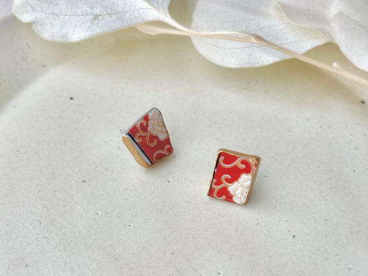 有田焼 金継ぎ サージカルステンレスピアス 白 花柄 朱色 伝統工芸 #684