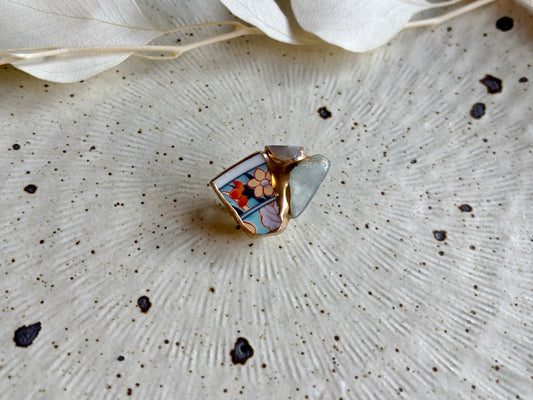 Imari Ware Kintsugi Titanium Earrings Gold Carnelian