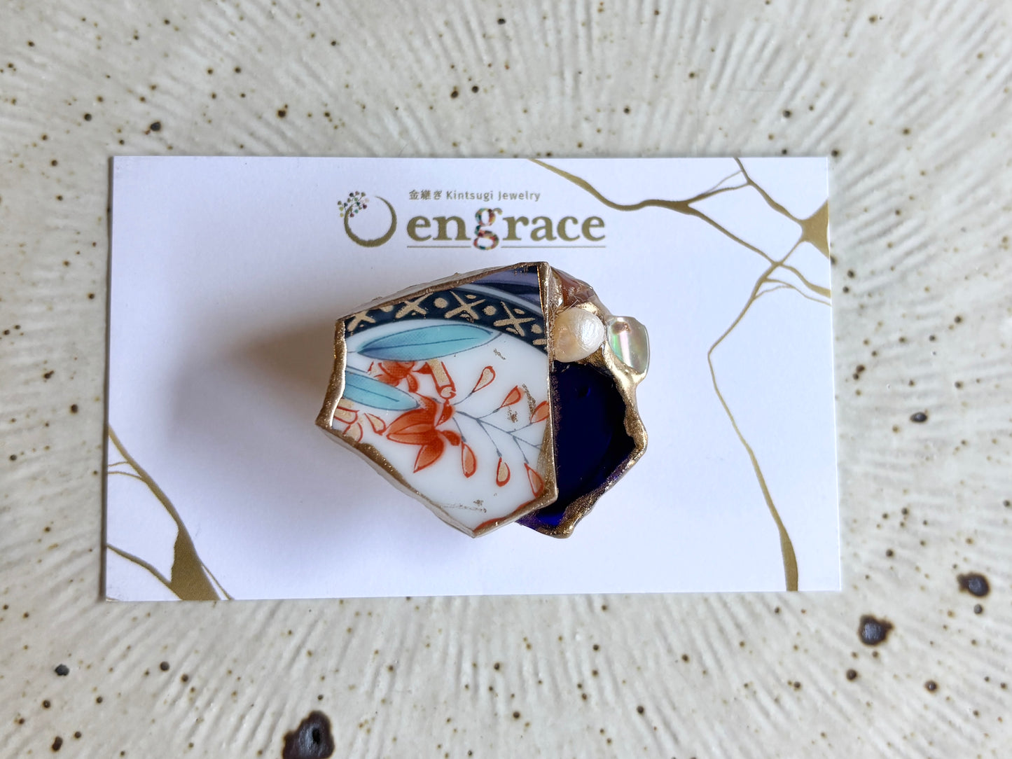 Imari Ware Kintsugi Titanium Earrings Gold Carnelian