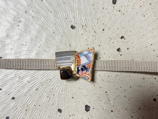 Imari Ware Kintsugi Titanium Earrings Gold Carnelian