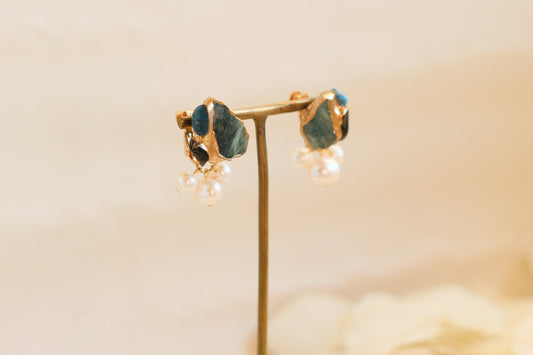 Imari Ware Kintsugi Titanium Earrings Gold Carnelian