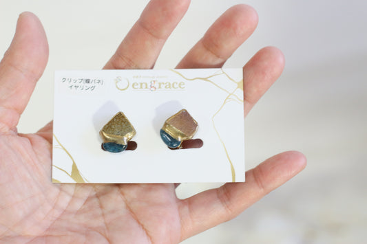 Imari Ware Kintsugi Titanium Earrings Gold Carnelian