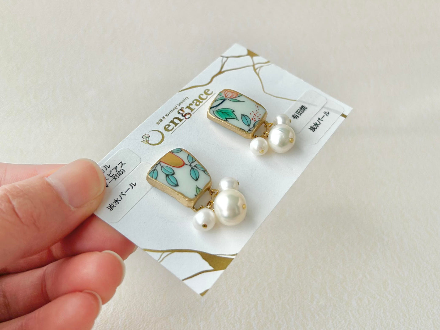 Imari Ware Kintsugi Titanium Earrings Gold Carnelian