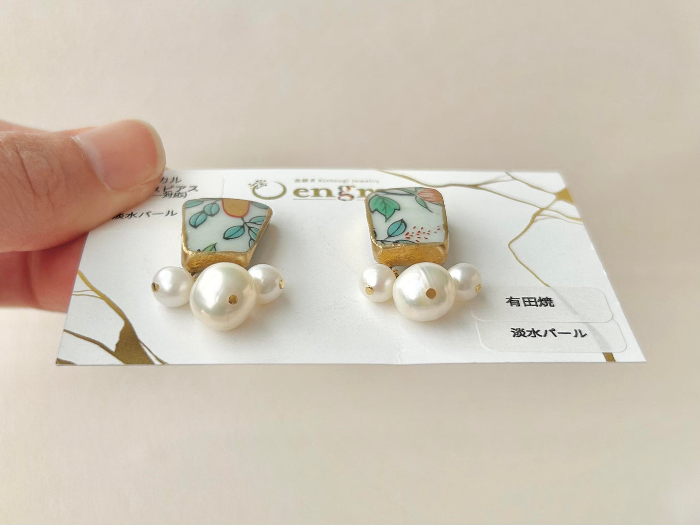 Imari Ware Kintsugi Titanium Earrings Gold Carnelian