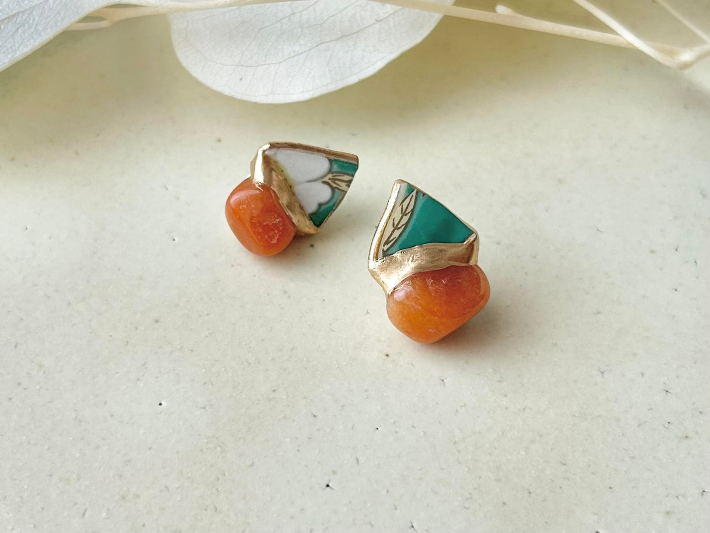 Imari Ware Kintsugi Titanium Earrings Gold Carnelian