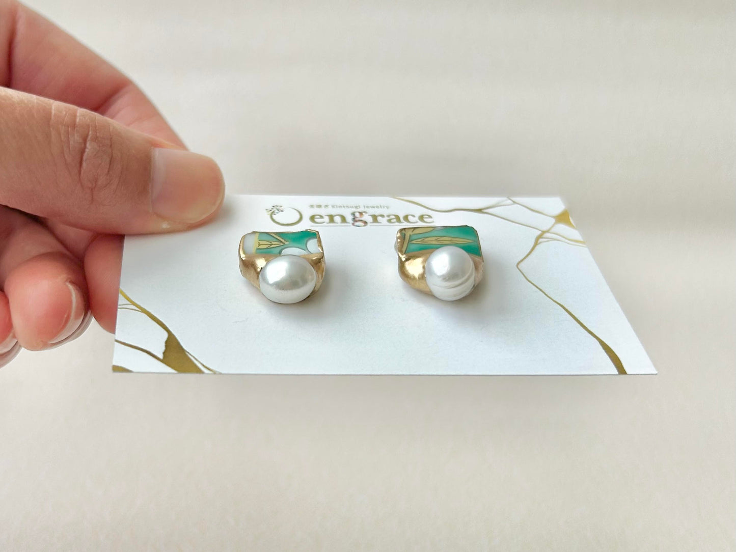 Imari Ware Kintsugi Titanium Earrings Gold Carnelian