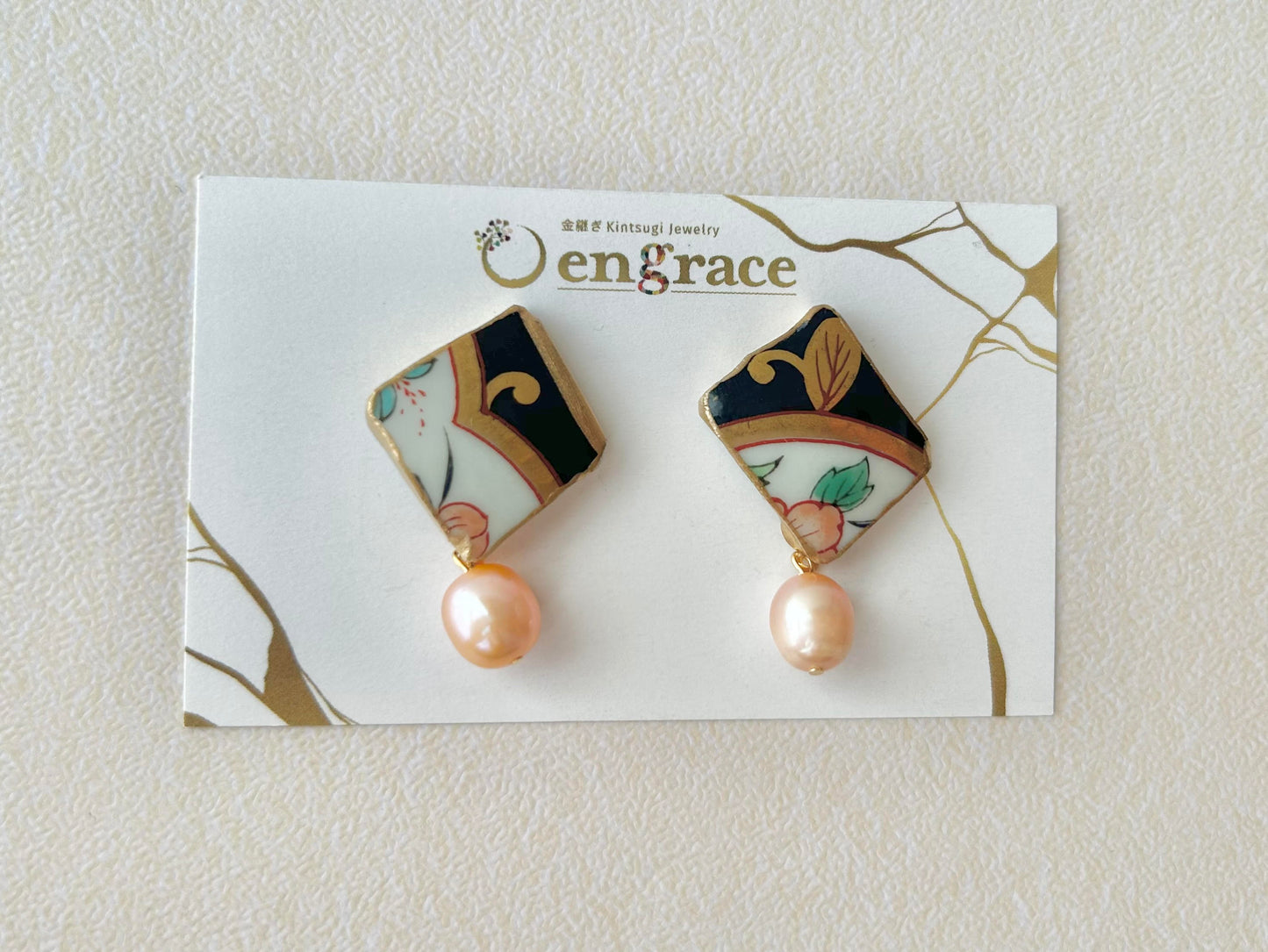 Imari Ware Kintsugi Titanium Earrings Gold Carnelian