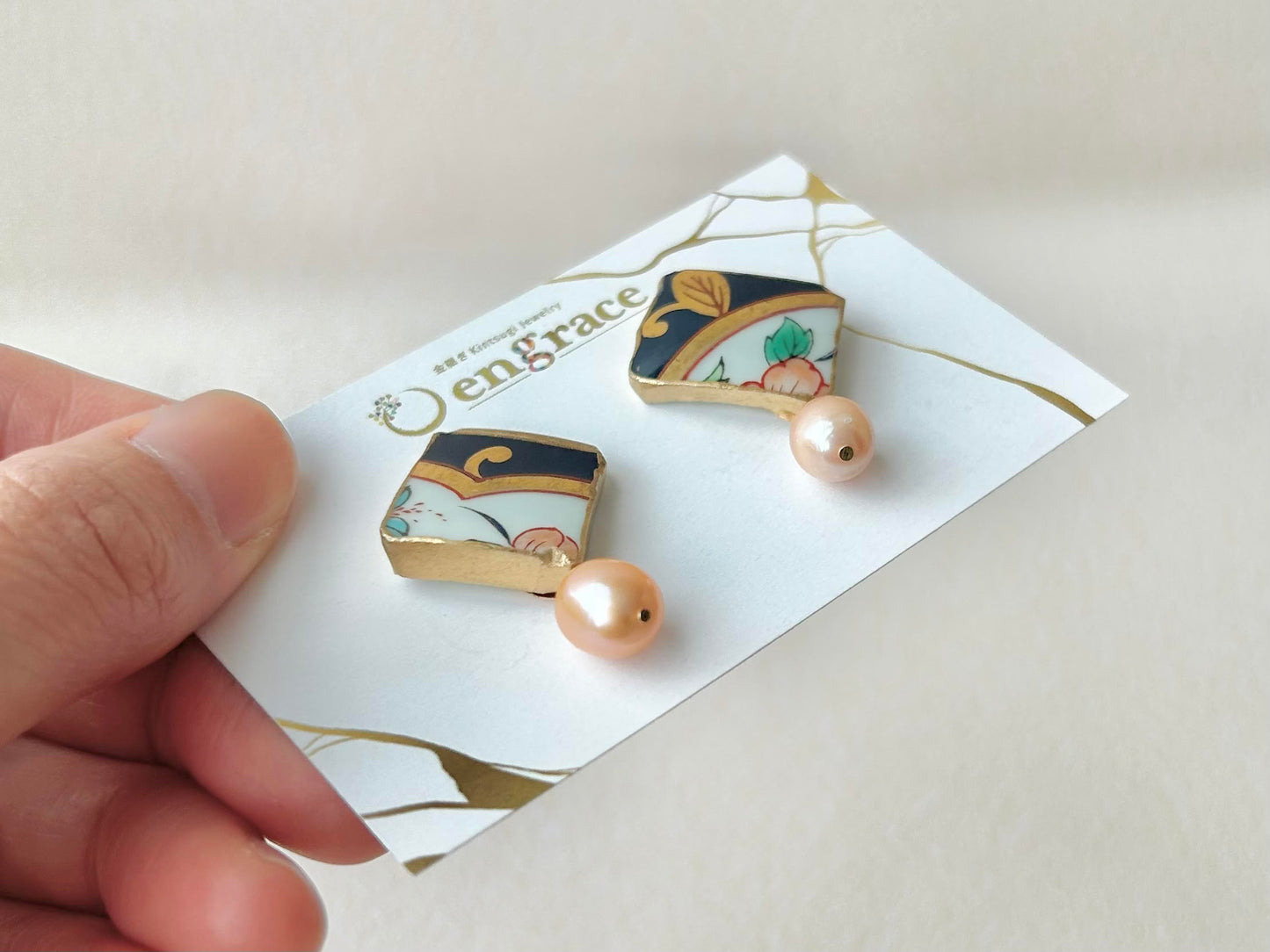 Imari Ware Kintsugi Titanium Earrings Gold Carnelian