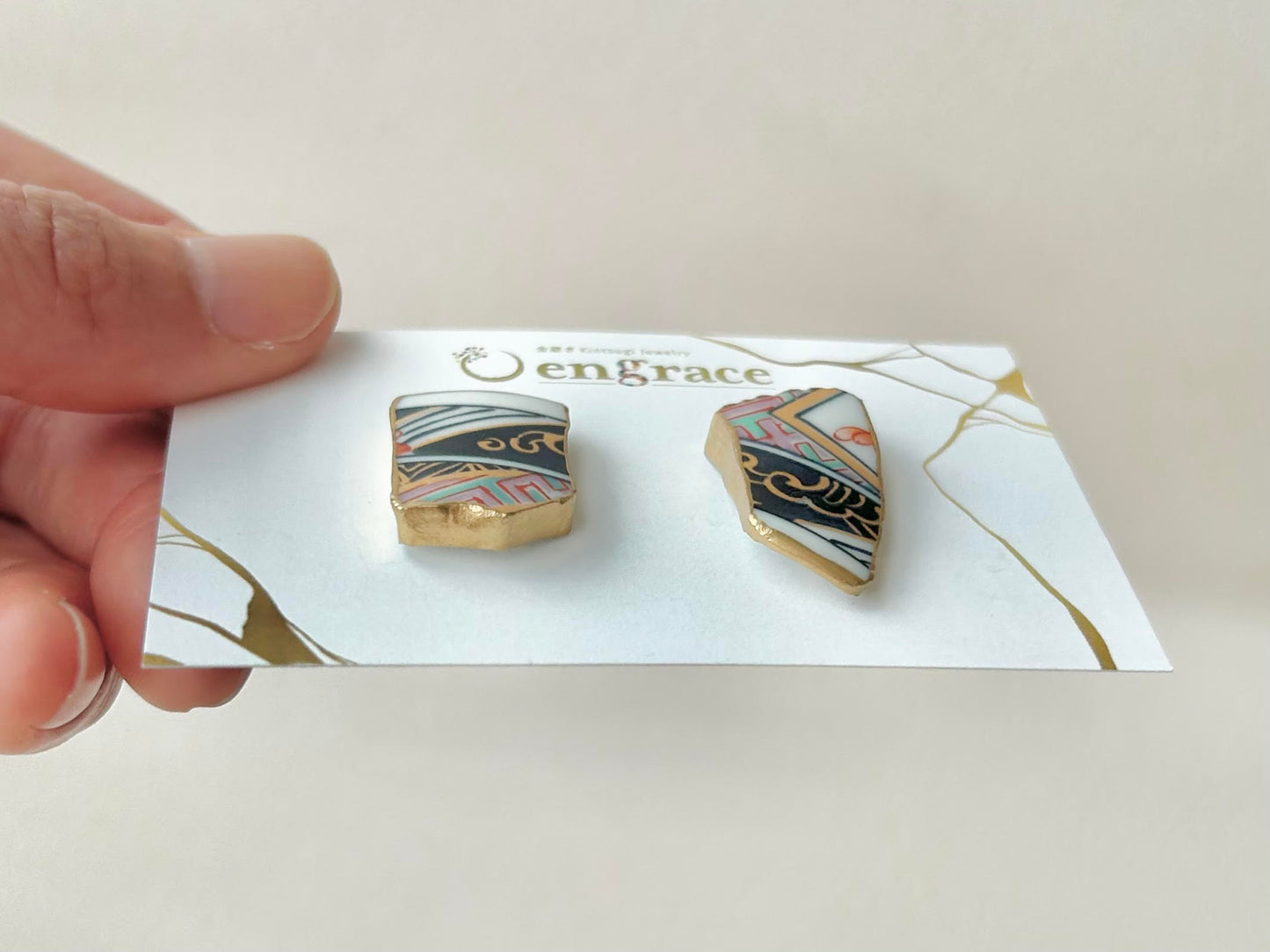 Imari Ware Kintsugi Titanium Earrings Gold Carnelian