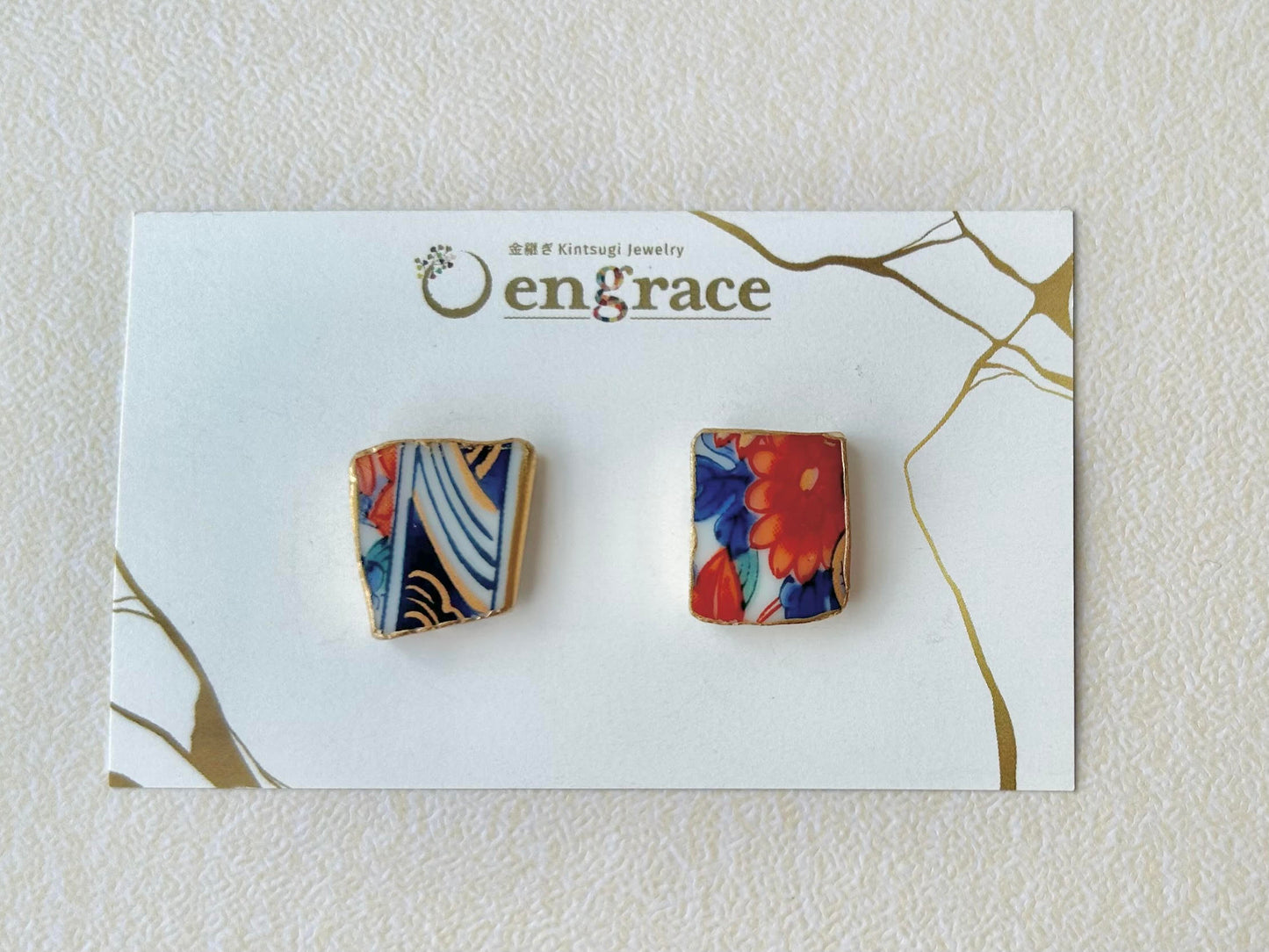 Imari Ware Kintsugi Titanium Earrings Gold Carnelian