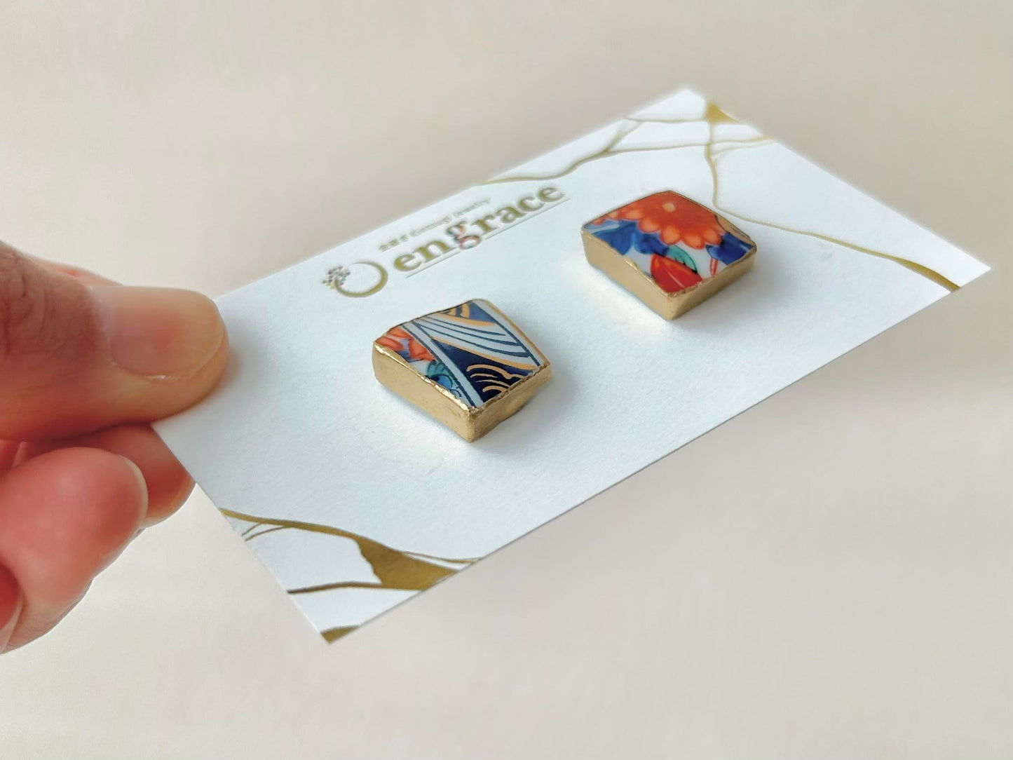 Imari Ware Kintsugi Titanium Earrings Gold Carnelian