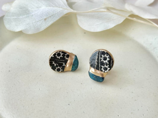 唐津焼 金継ぎ ネジバネ式イヤリング 黒 白 三嶋文 アパタイト 天然石 伝統工芸 #166