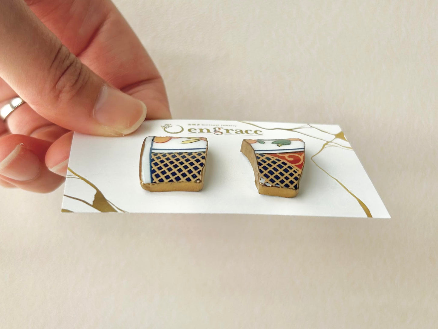Imari Ware Kintsugi Titanium Earrings Gold Carnelian