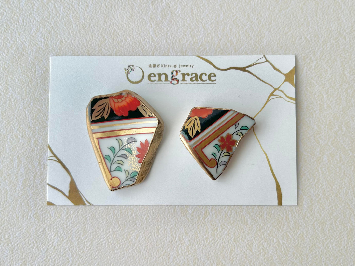 Imari Ware Kintsugi Titanium Earrings Gold Carnelian