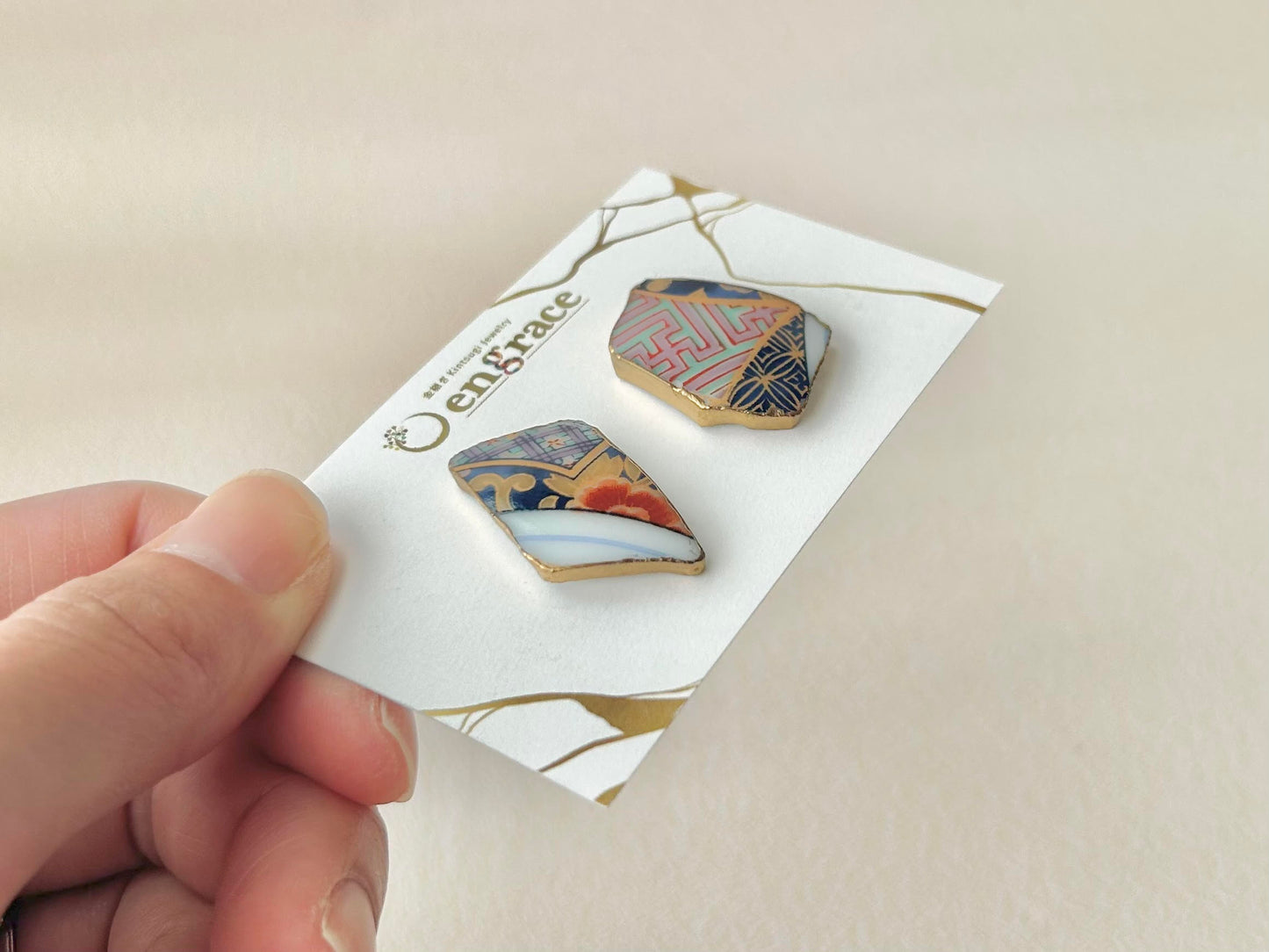 Imari Ware Kintsugi Titanium Earrings Gold Carnelian
