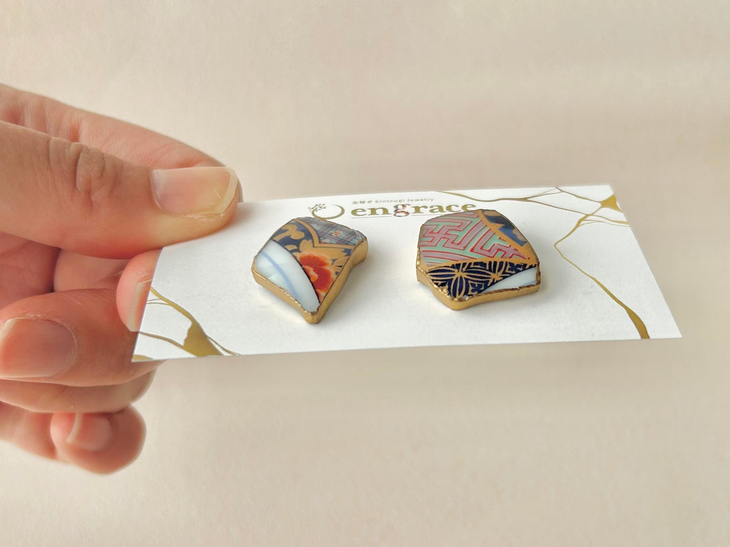 Imari Ware Kintsugi Titanium Earrings Gold Carnelian